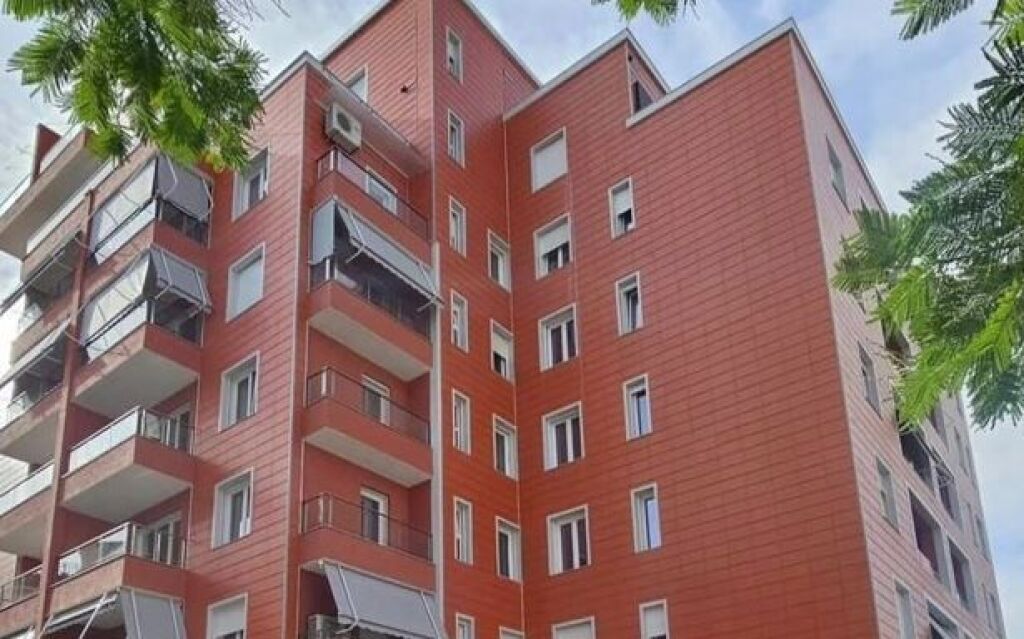 Affittasi appartamento 2+1+2 in Via Elbasani
