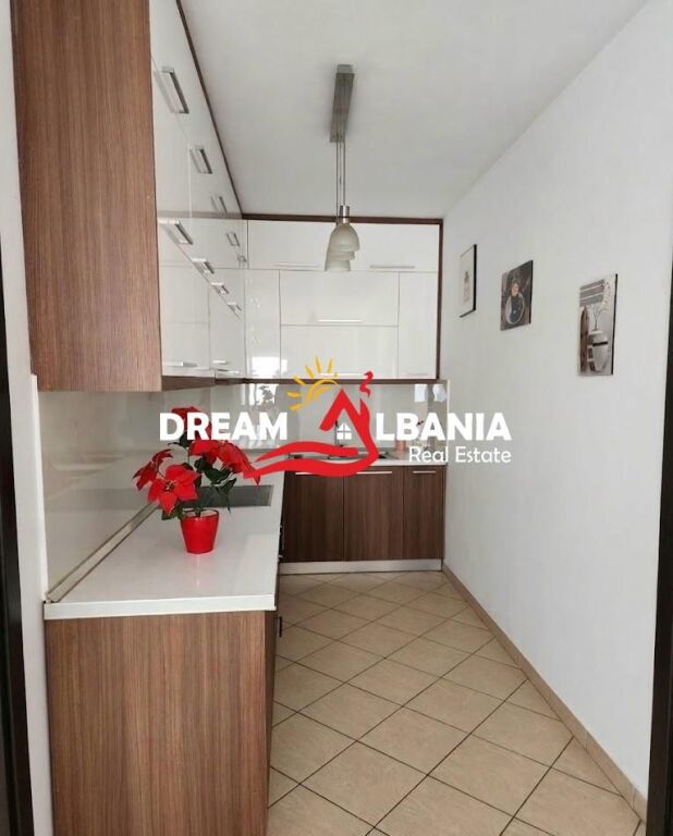 Jepet Apartament 2+1  me qera Bulevardi i Ri ,prane Spak.(ID 42215573)