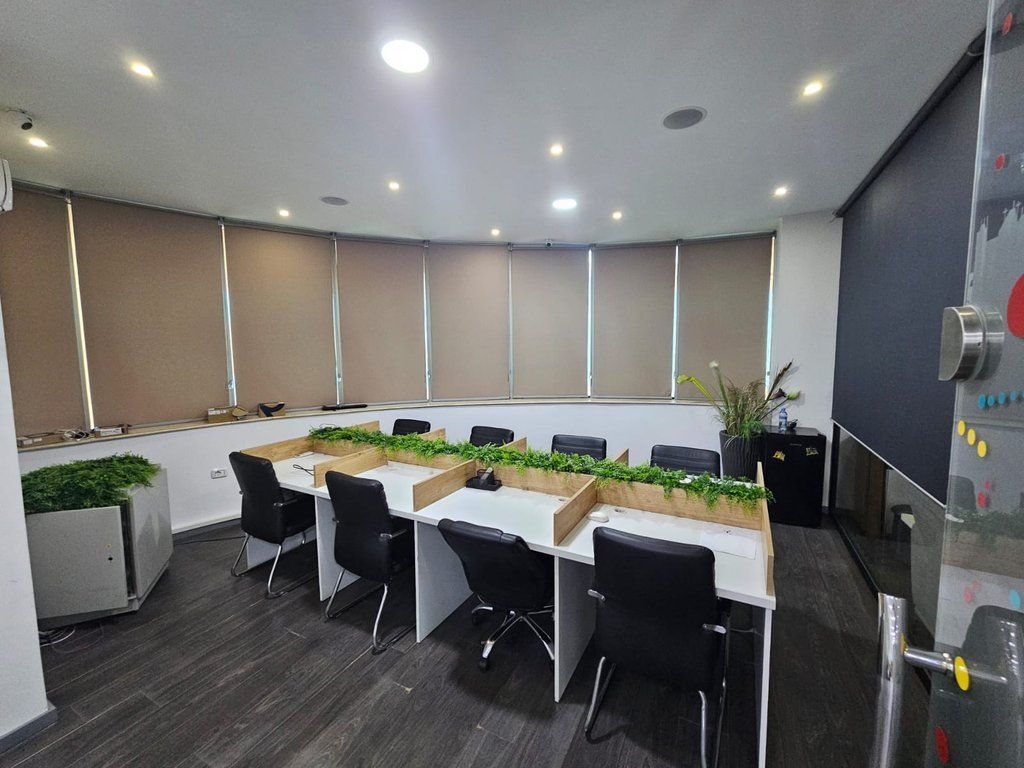 JEPET ME QIRA AMBIENT KOMERCIAL / ZYRA TEK KOMPLEKSI DELIJORGJI 200m2