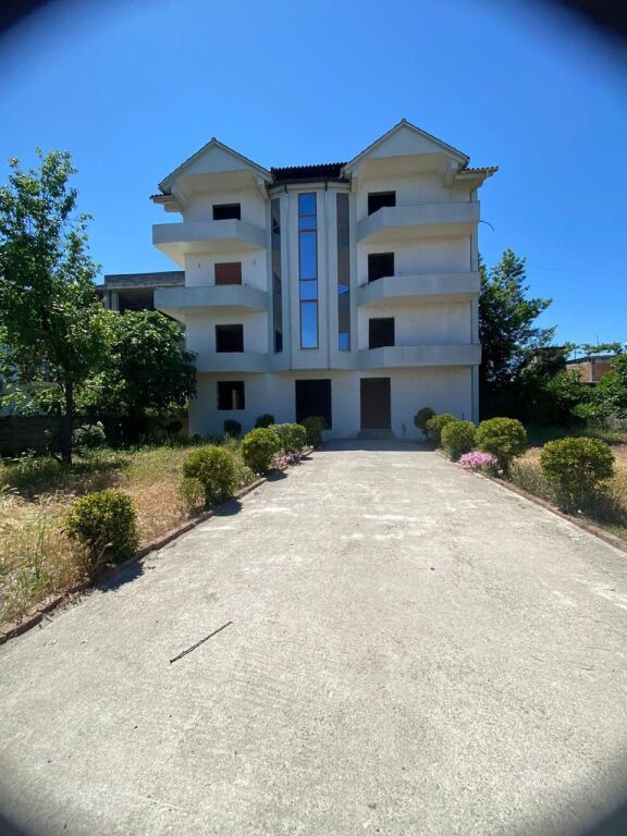 PRIVATE HOUSE FOR SALE 4 FLOORS + 980 M2 LAND - URA INSTITUT