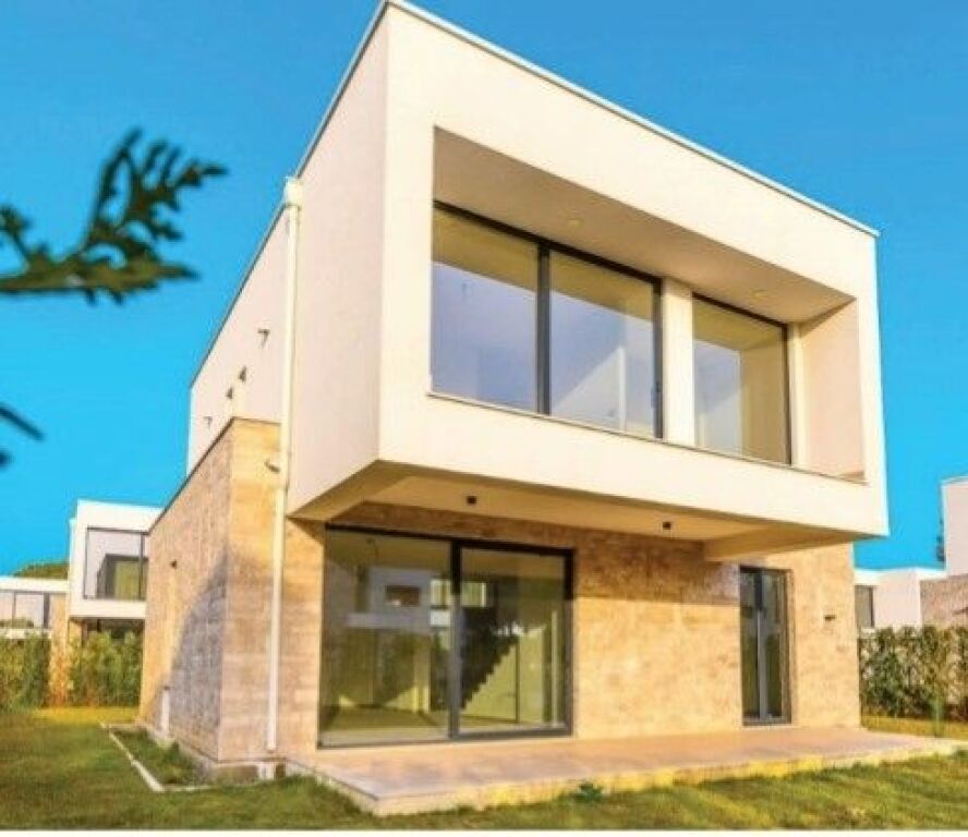 VILLA DI LUSSO IN VENDITA – SAN PIETRO RESIDENCE, GOLFO DI LALZ