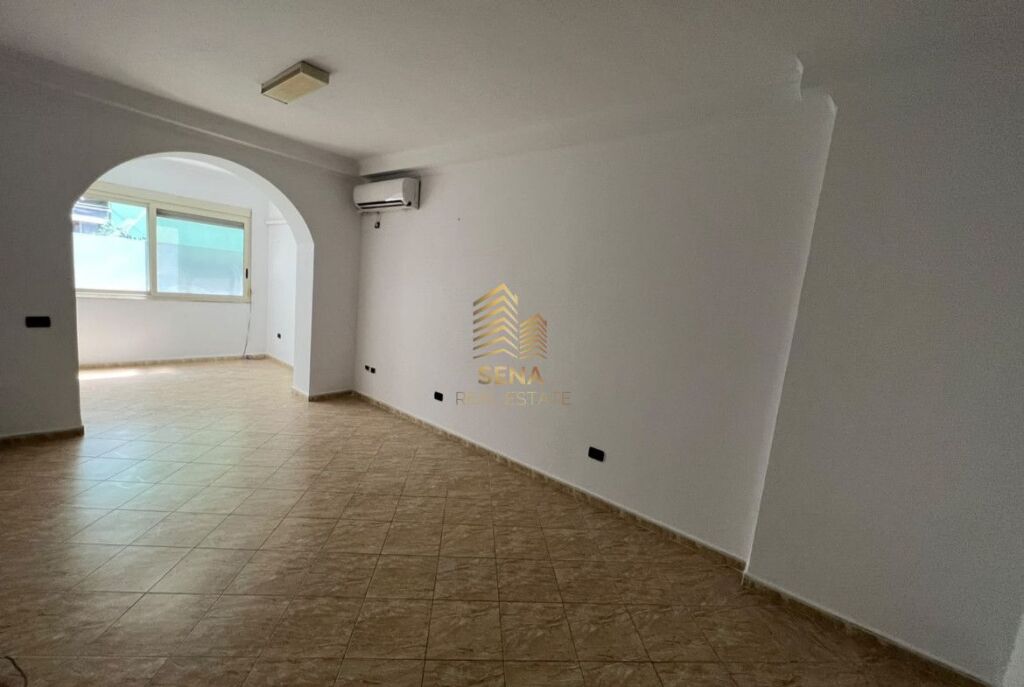 Qira, Ambient biznesi 1+1, Bllok, 55.000 Leke/muaj