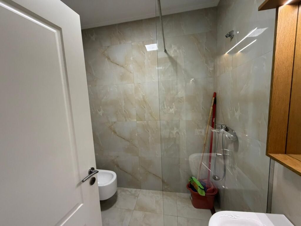 🏡 Appartamento 1+1 in affitto 📍 Astir, Villa L (2019)💰 45.000 Lek/mese