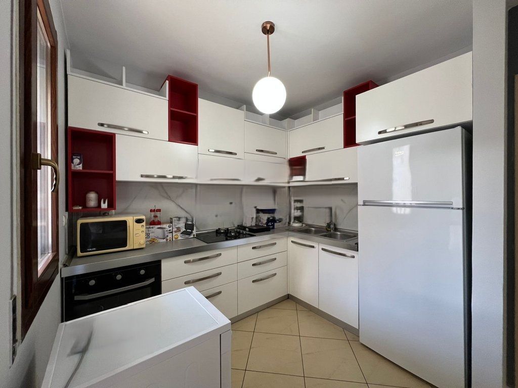 Jepet me Qira Apartament 2+1+2 + post parkimi
