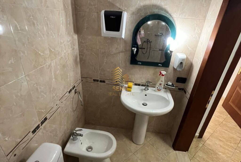 Qira, Ambient biznesi 1+1, Bllok, 55.000 Leke/muaj