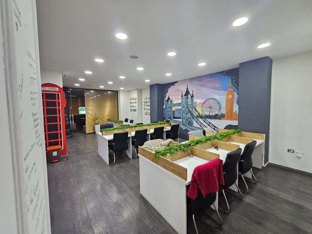 JEPET ME QIRA AMBIENT KOMERCIAL / ZYRA TEK KOMPLEKSI DELIJORGJI 200m2