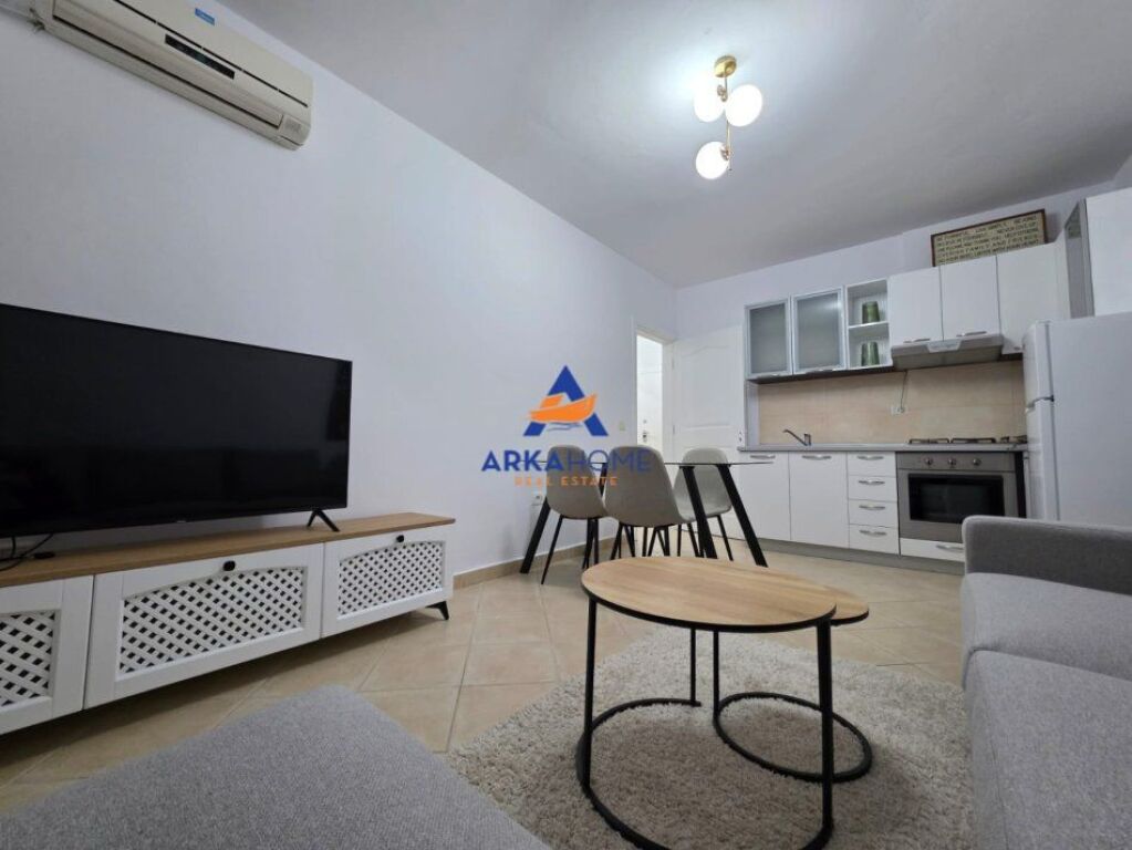 JEPET ME QERA APARTAMENT 1+1+BALLKON " TE ISH-EKSPOZITA " 650 EURO