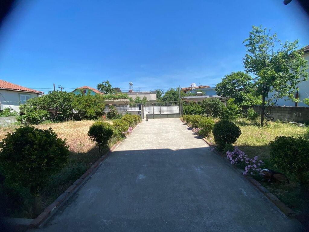 PRIVATE HOUSE FOR SALE 4 FLOORS + 980 M2 LAND - URA INSTITUT