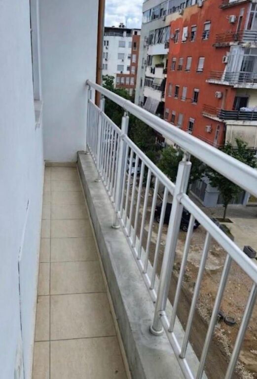 Rent | Apartament 2 + 1 | Stacioni i Trenit | 550 €/month