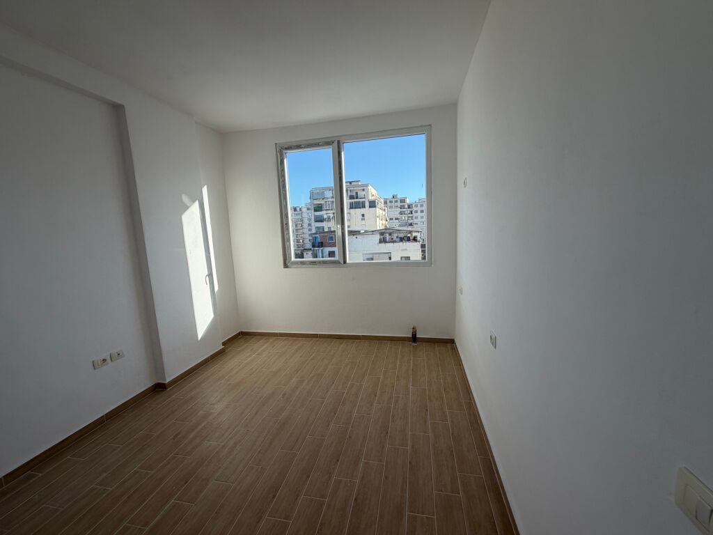 For sale 2+1, near urban gate Astir, 142,500 lek, no credit