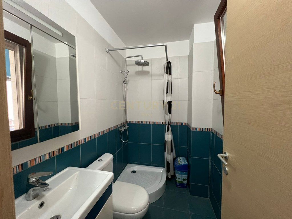 Apartament 2+1+2 plus post parkimi me qira tek Kopshti Botanik!