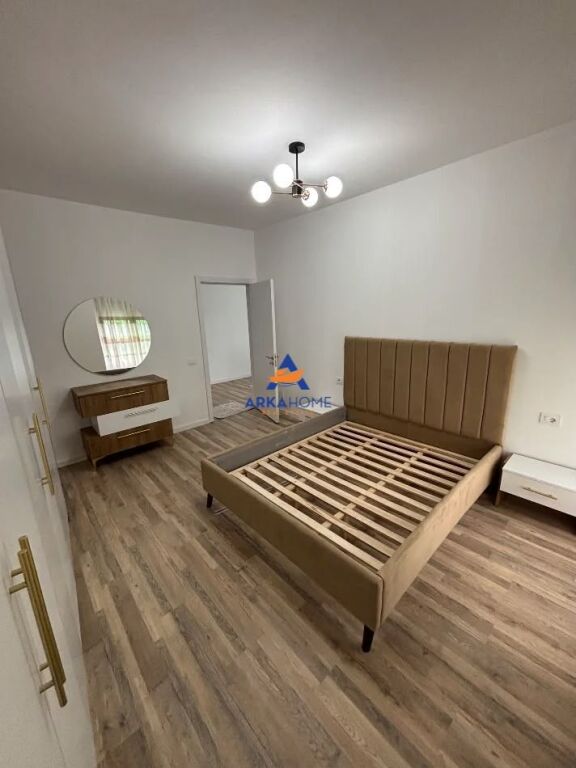 JEPET APARTAMENT ME QERA 1+1+BALLKON " TE KOMPLEKSI ARB-TRANS " 550 EURO