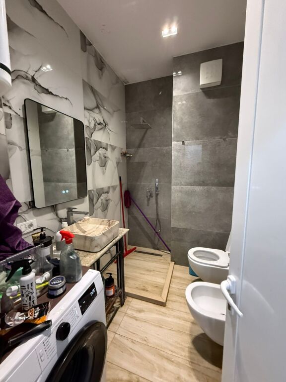 SHITET APARTAMENT 3+1 RRUGA 21 DHJETORI