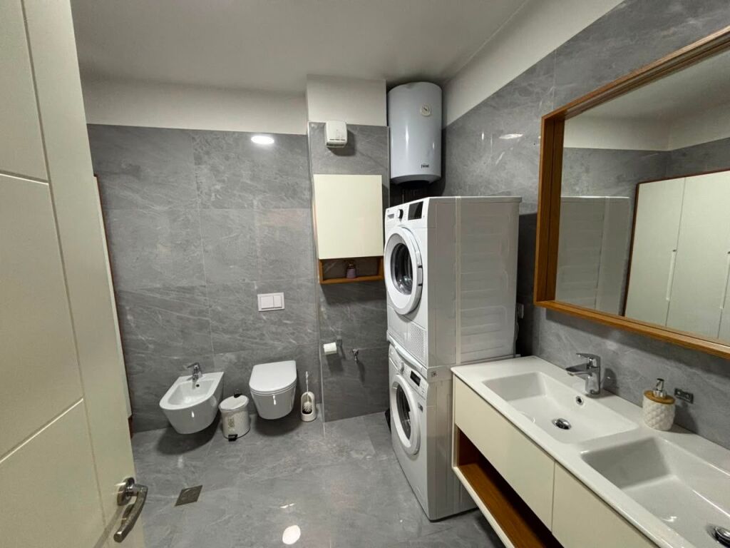 🏡 Apartment 1+1, 53m², fully renovated and furnished. 📍 At Vilat Gjermane, 5 min from the University of Economics. ☀️ 9th floor, southeast orientation, lots of natural light. 🛗 Building with elevator. 💰 45,000 Lek/month. 📩 For more info