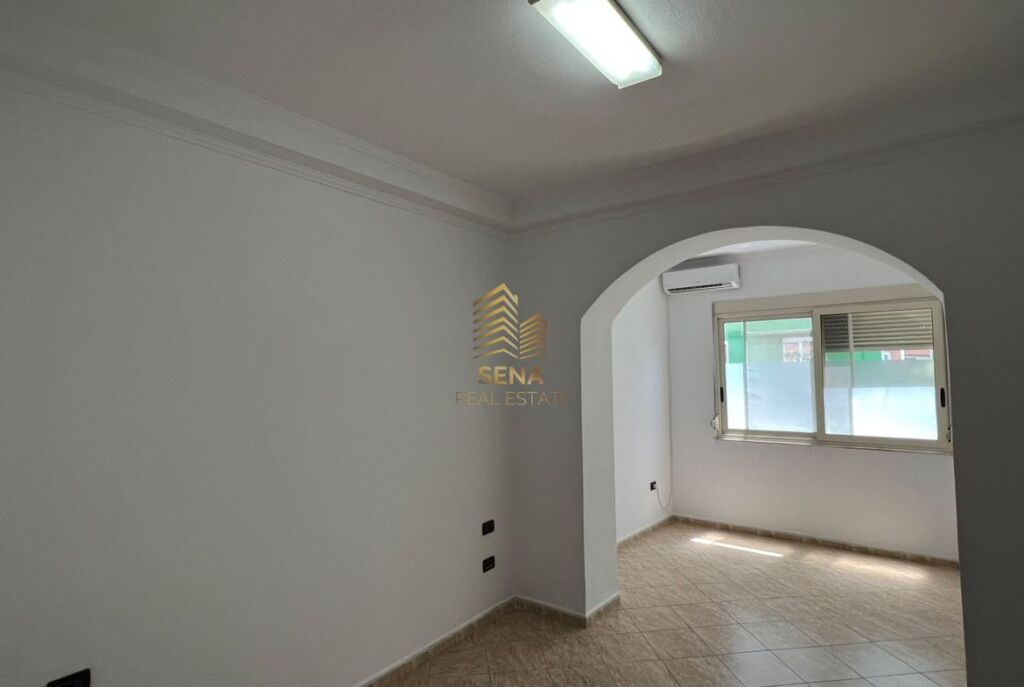 Qira, Ambient biznesi 1+1, Bllok, 55.000 Leke/muaj