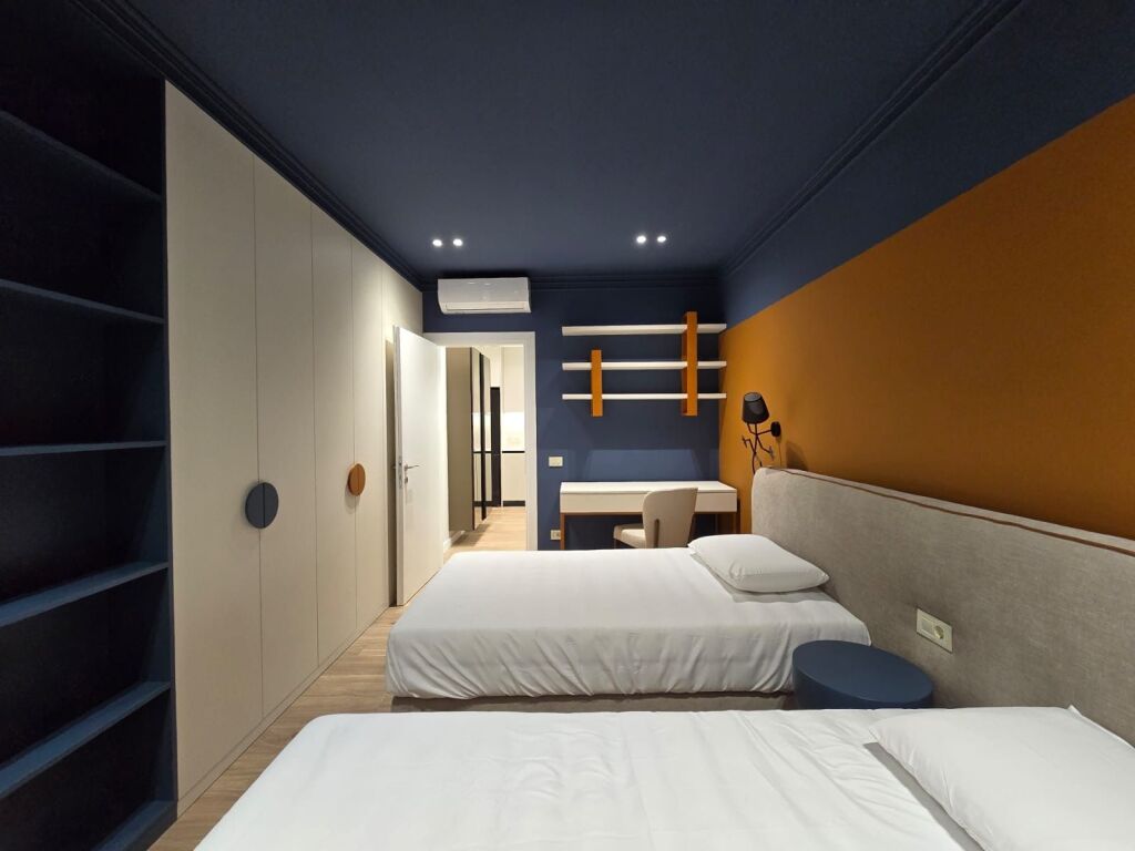 Apartment 2+1 for rent at Golden Tower  📍 In a modern and well-managed residence.  ▪️ Area: 104 m² ▪️ 6th floor ▪️ Parking space included on floor -2 ▪️ Apartment never lived in before ▪️ Spacious rooms and natural lighting  💶 Price: 1,500 € / month  