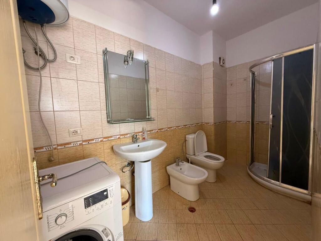 VENDESI APPARTAMENTO 2+1+2 A ASTIR VICINO A ROTONDO