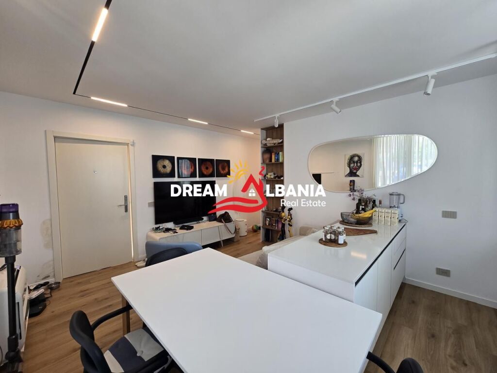 Appartamento 3+1 con cortile e posto auto in vendita a Green Cost (ID 4131504)