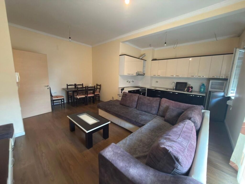 APARTAMENT ME QERA 1+1 RRUGA E KAVAJES 55.000 LEKE FH-77621