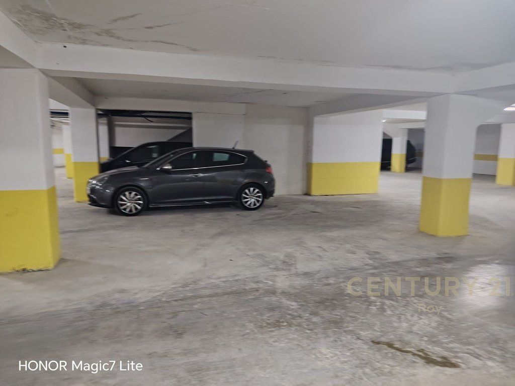 3 PARKING SPACES FOR RENT IN THE VOLLGES AREA!!!