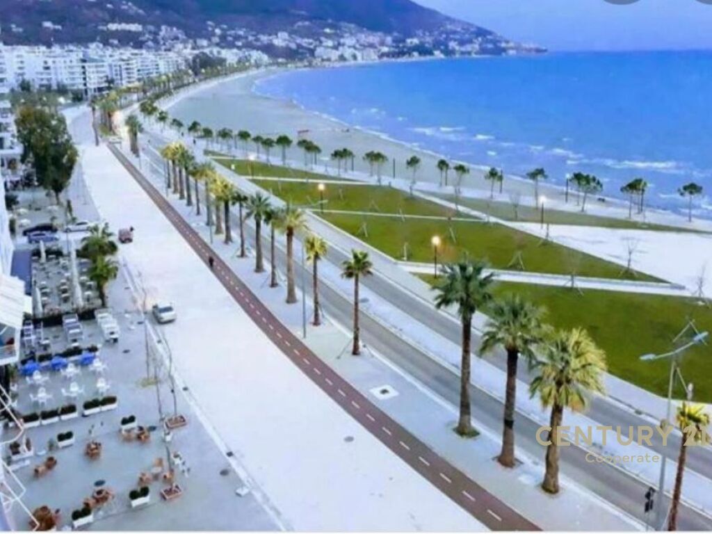 Lungomare Vlore_Vendesi in vendita 2+1+Posto Auto, super arredato