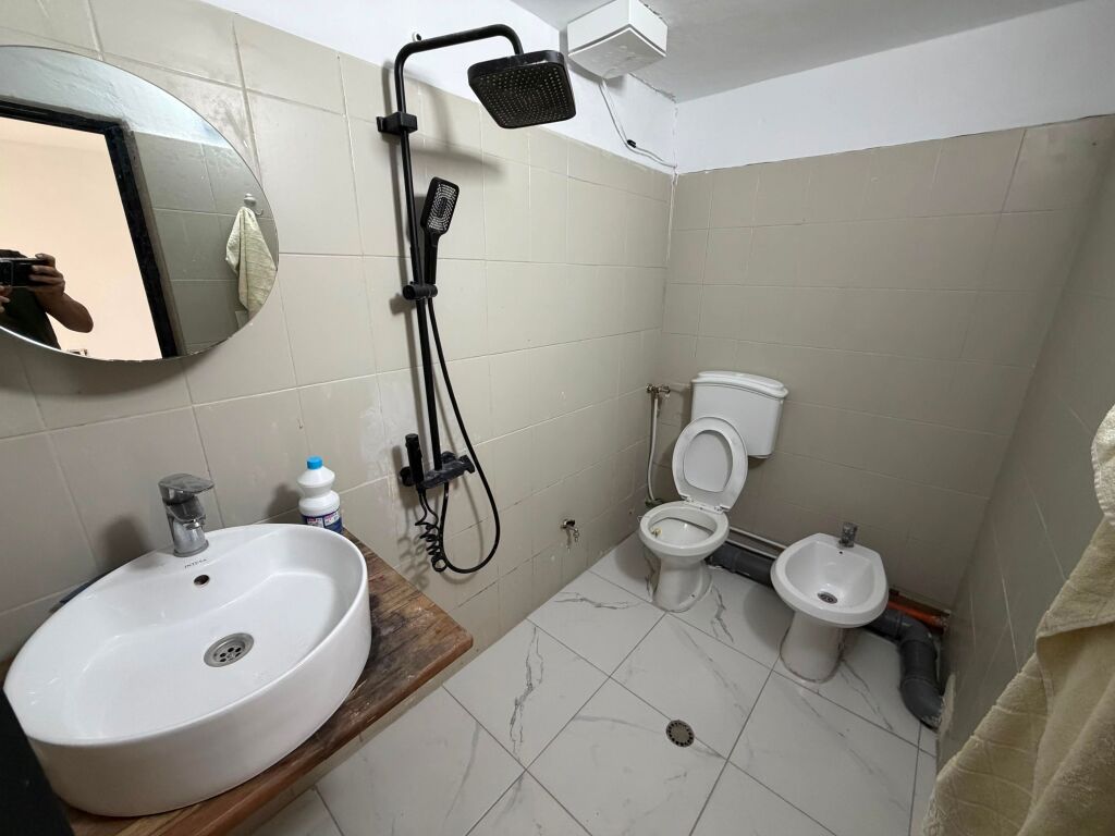 Apartment 1+1 for rent Address: Mendresja 1st Floor Private house Price 500 thousand lek with parking