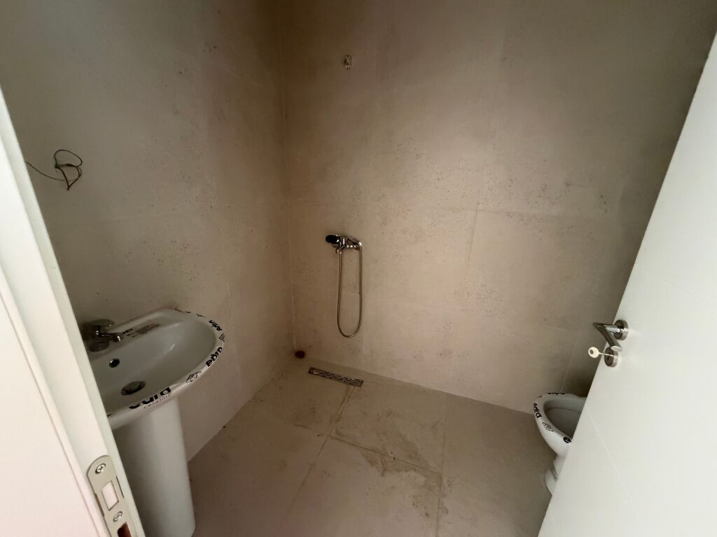 For sale 2+1, near urban gate Astir, 142,500 lek, no credit