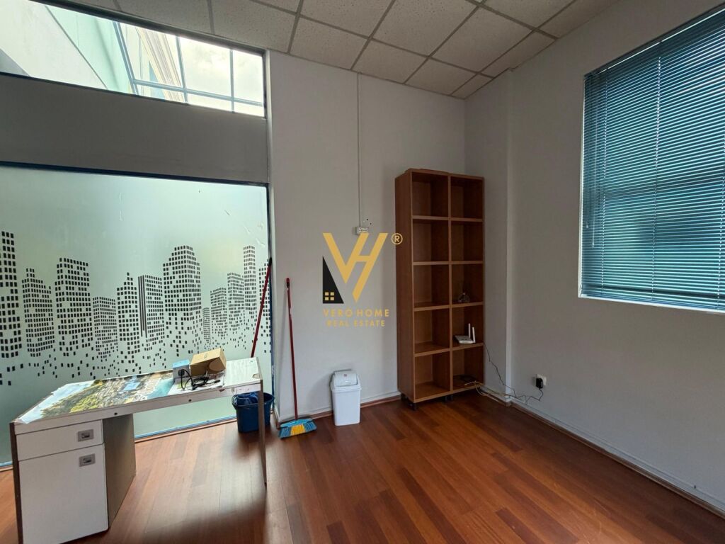 OFFICE 46 M2 FOR RENT AT WILLSON SQUARE 600 EURO