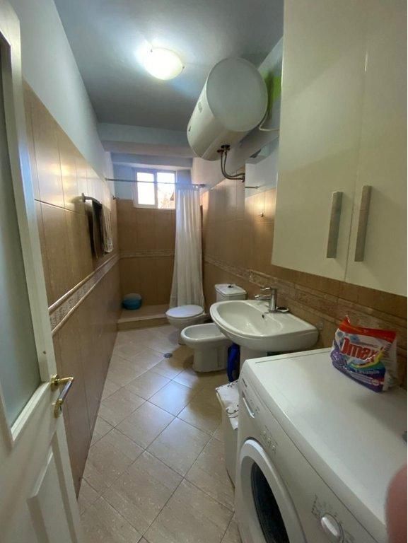 Apartament 2+1 per Qira tek Tregu Çam