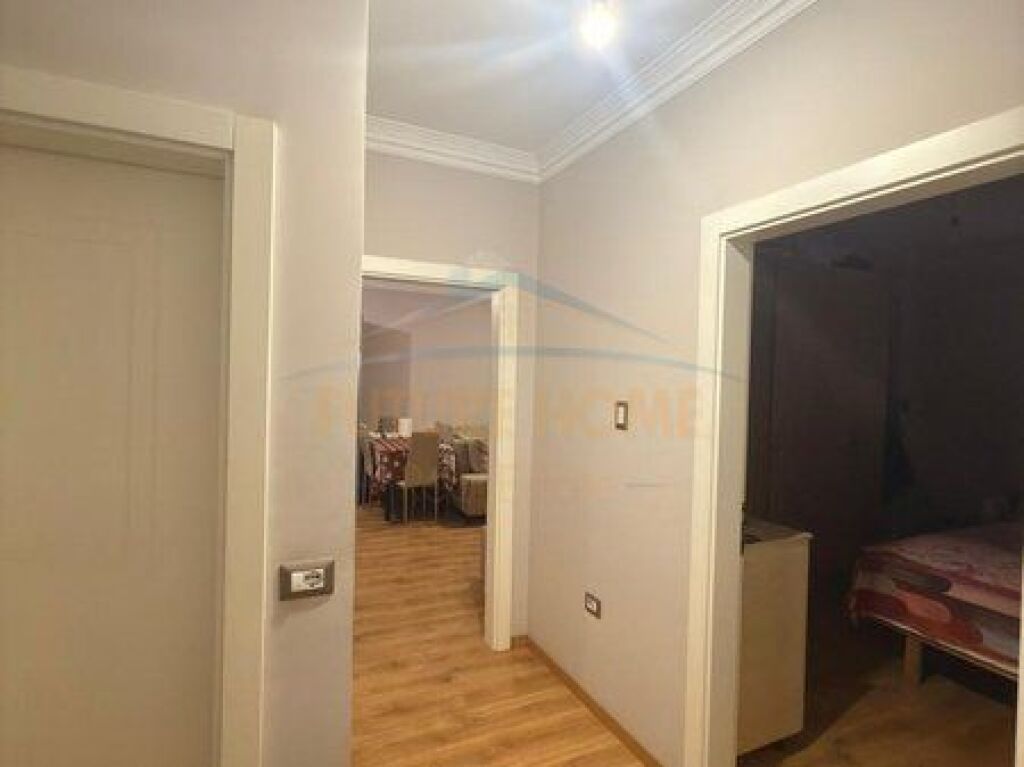 In vendita, Appartamento 1+1, Unaza e Re, Tirana