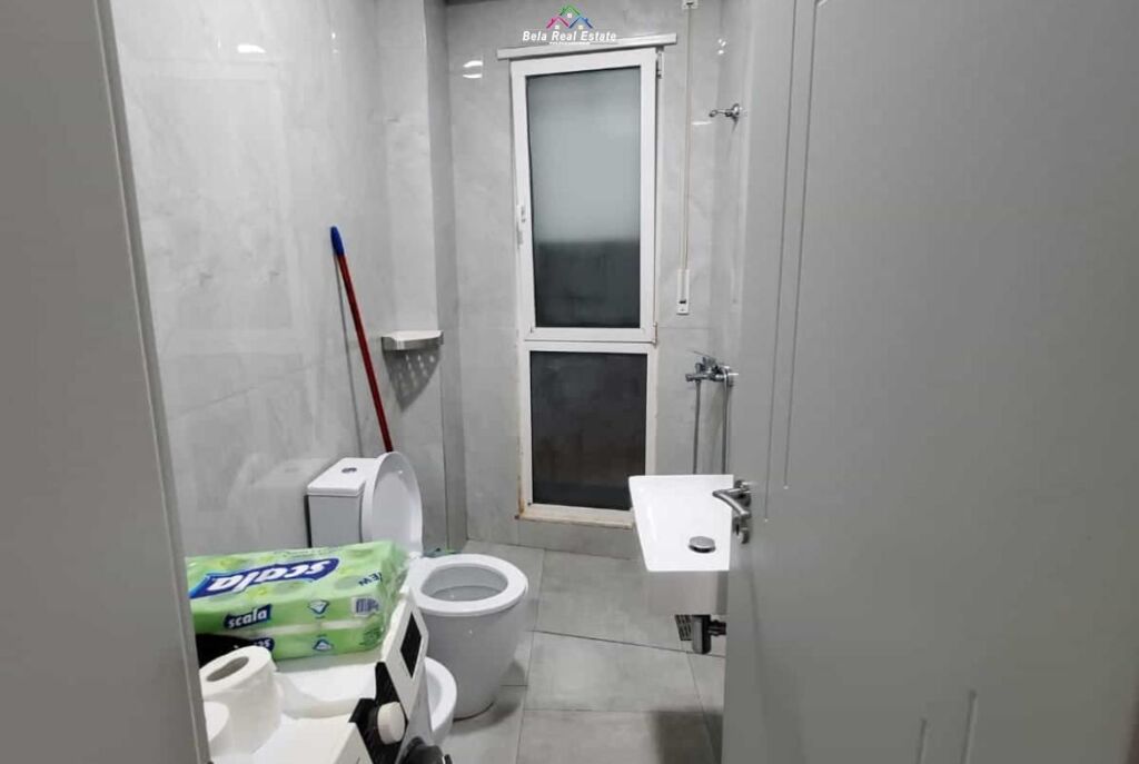 Appartamento In Affitto 1+1 Vicino Komuna e Parisit (ID B2101354) Tirana