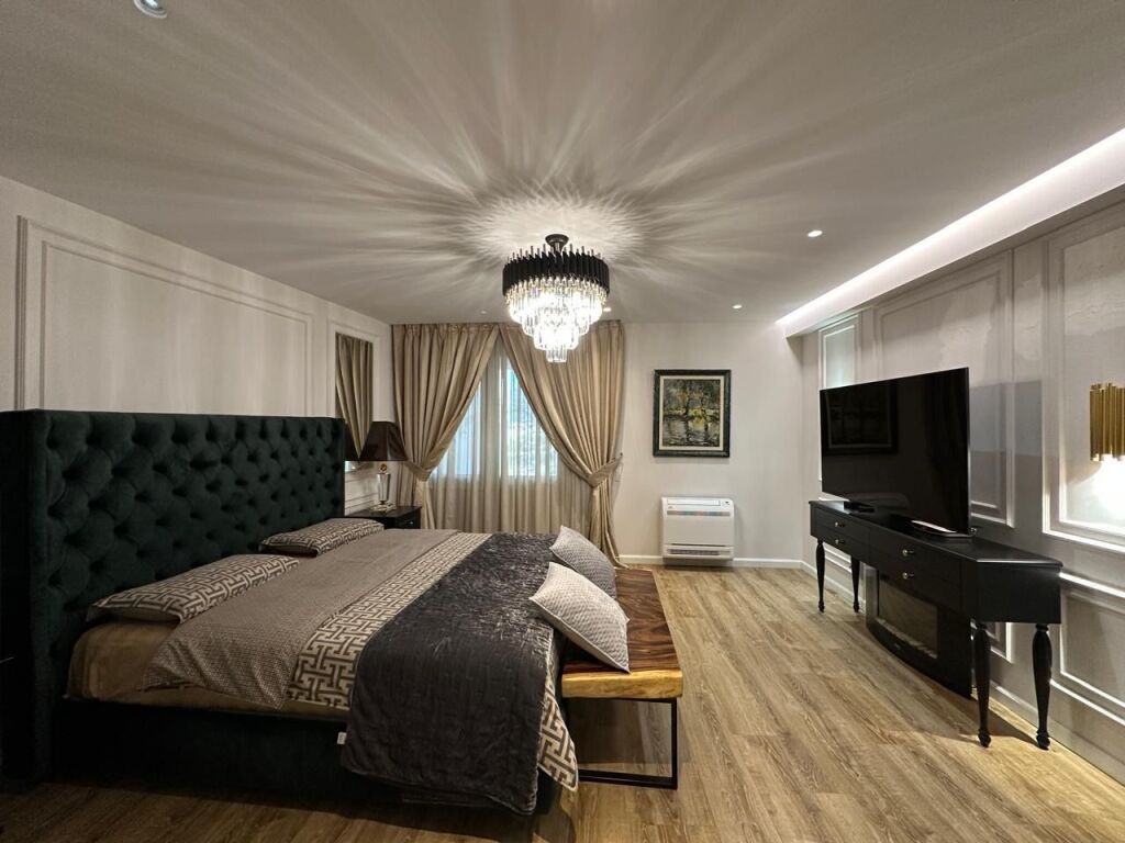 Villa con piscina in affitto a Kodra Diellit