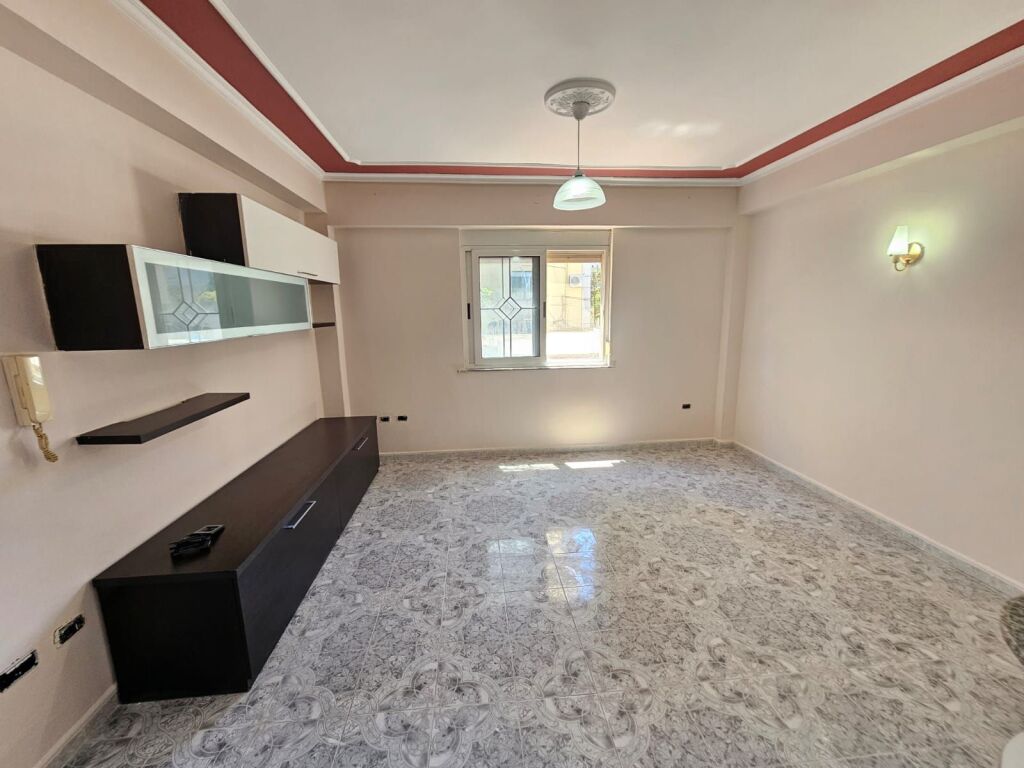VENDESI APPARTAMENTO 2+1 VICINO AL PALAZZO DELLO SPORT