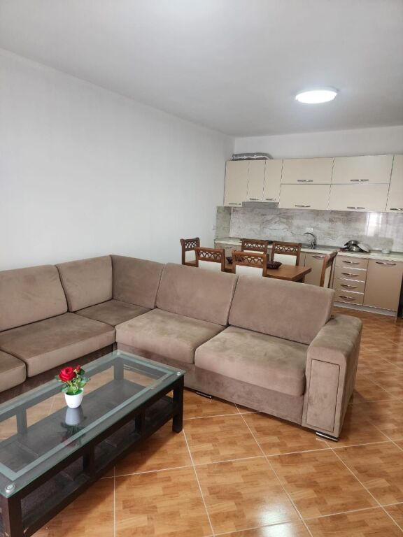 🏠2+1 apartment for annual rent in Transballkanike, Vlore📍