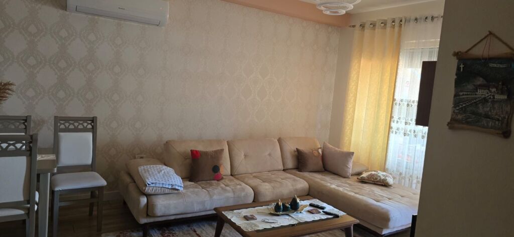 2+1, alle ville L Astir, 550 mila lek