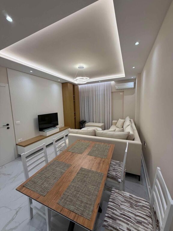 🏠Apartament 1+1 me qira vjetore në Lungomare, Vlorë