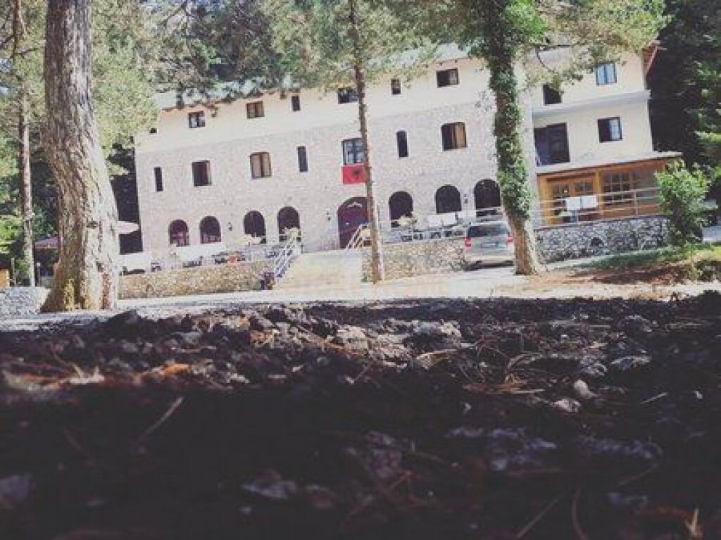Rent, 3-storey Hotel, Llogara, Vlore