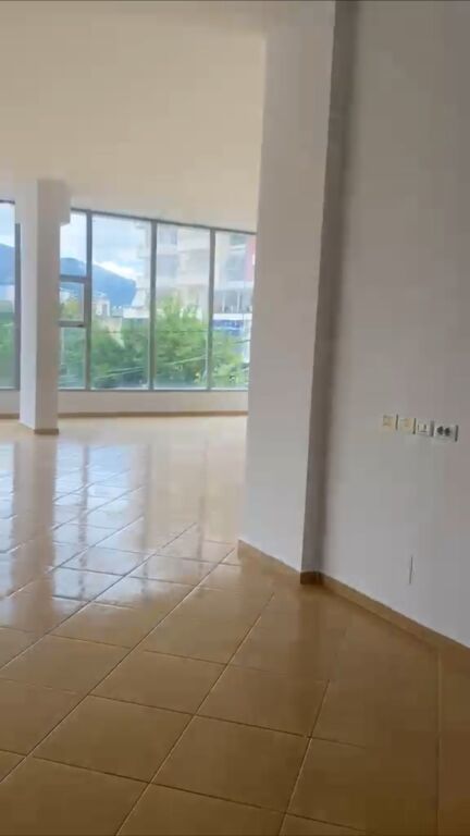 Business premises for rent