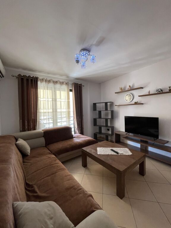 Apartment 2+1 for rent Yzberisht !