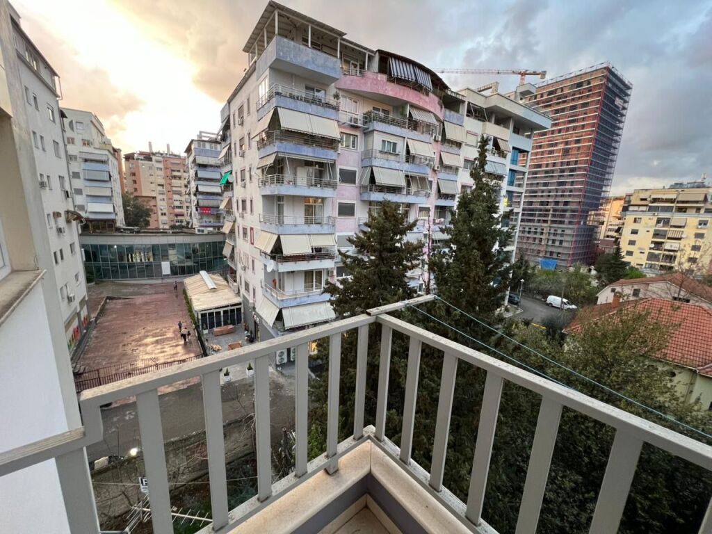 Jepet me qira apartament 2+1+2 pranë📍Kompleksit Kika 1, Komuna e Parisit
