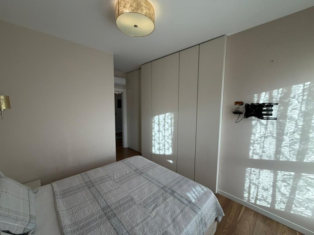 🏡 Appartamento Duplex 3+1+2 in affitto nella zona di 📍 5 Maj💰 70.000 lek /mese