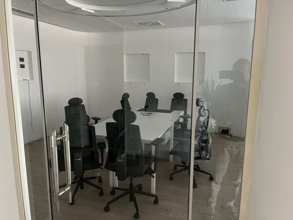 OFFICE FOR RENT 300 M2 AIR ALBANIA 700,000 LEKE FH-78001