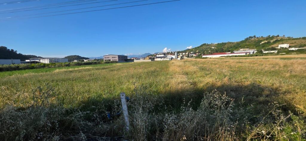 Land for sale in Vaqarr by the road/ near Restaurant Castle