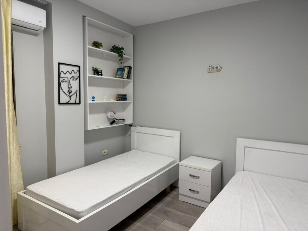 Shitet super apartament 2+1 – Fillimi i Rrugës Frosina Plaku !