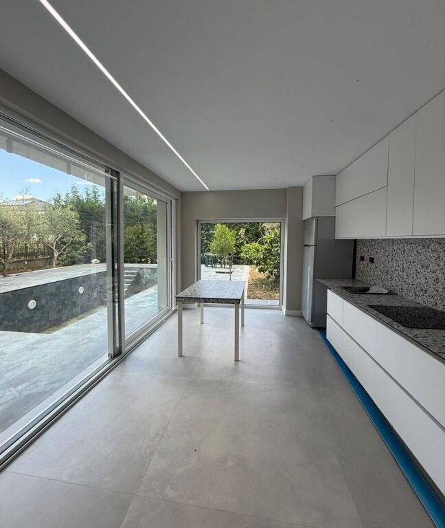 📌Modern Villa with Private Pool for Rent – Rolling Hills Residence