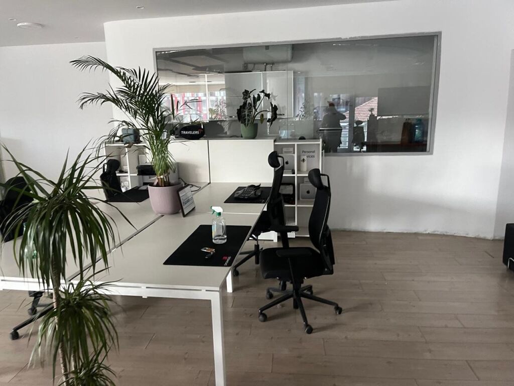 OFFICE FOR RENT 300 M2 AIR ALBANIA 700,000 LEKE FH-78001