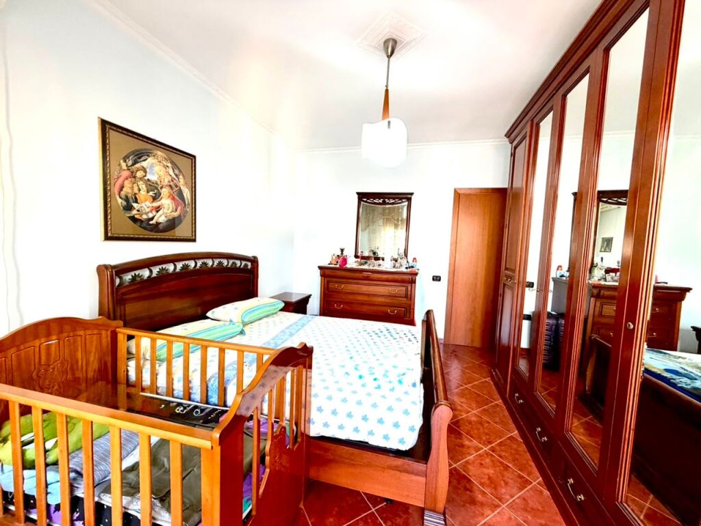 Shitet Apartament 2+1 me Pamje Deti - LungoMare, Vlore