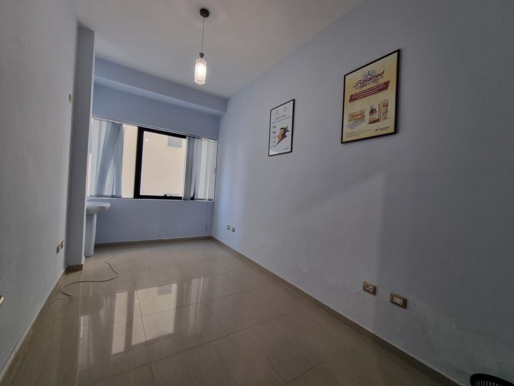 Locale commerciale in vendita a Lezhë 105 m²