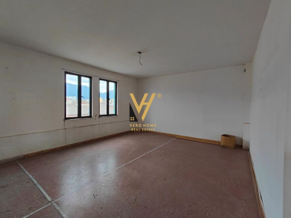 BUSINESS PREMISES FOR SALE 740 M2 AT FERIT XHAJKO 70,000,000 LEKE