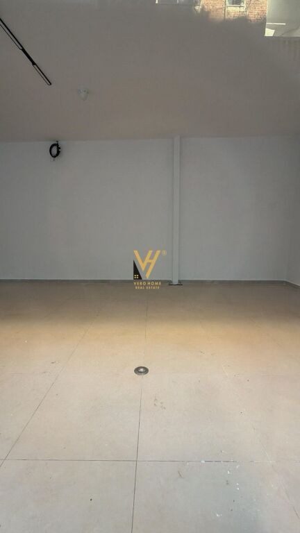 BUSINESS PREMISES 124 M2 FOR RENT AT THE FORMER EXHIBITION 2,500 EURO